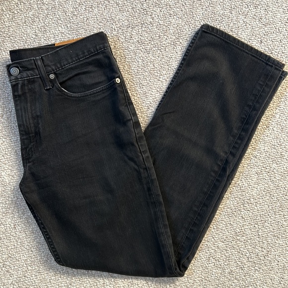 Great condition- Levi's 514 Men's Size 33x32 Black Denim Straight Fit Jeans - Picture 2 of 11